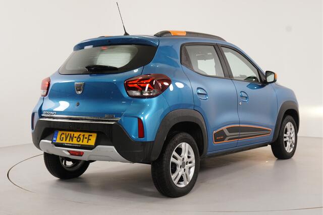 Dacia Spring Comfort Plus (Orange Pack) 27 kWh | Leer | Parkeercamera | Navigatie | Bluetooth |