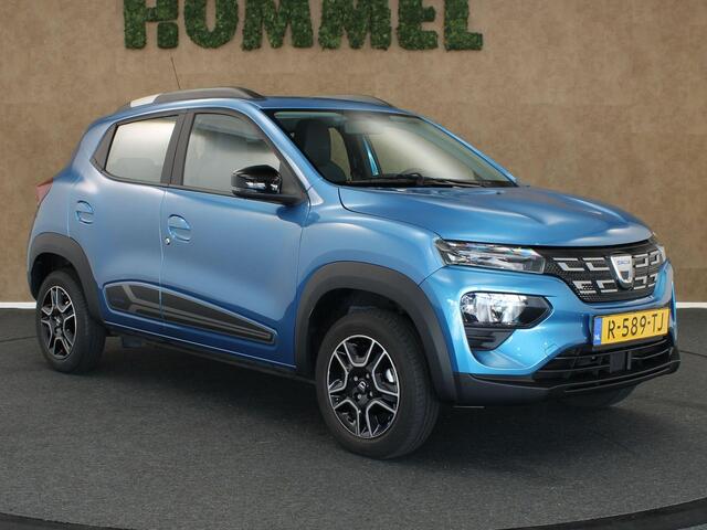 Dacia Spring Comfort Plus (Orange Pack) 27 kWh - ORIGINEEL NEDERLANDSE AUTO - NAVIGATIE - PARKEERSENSOREN ACHTER - DAKRAILS - DAB AUDIO - BLUETOOTH - CAMERA - AIRCO - UNIEKE KM STAND - LICHTSENSOR