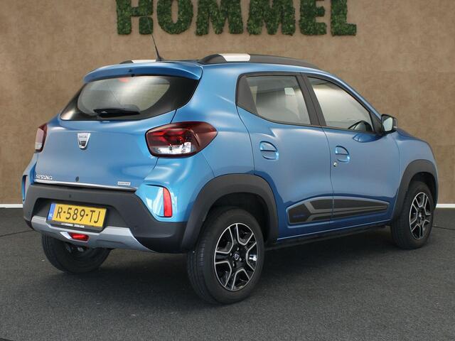 Dacia Spring Comfort Plus (Orange Pack) 27 kWh - ORIGINEEL NEDERLANDSE AUTO - NAVIGATIE - PARKEERSENSOREN ACHTER - DAKRAILS - DAB AUDIO - BLUETOOTH - CAMERA - AIRCO - UNIEKE KM STAND - LICHTSENSOR