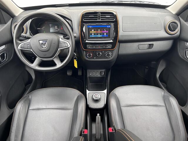 Dacia Spring Comfort Plus 27 kWh Automaat / Dealer onderhouden / Koopaccu / SoH 94 % / WLTP 230 km / Navigatie via Apple Carplay Android /