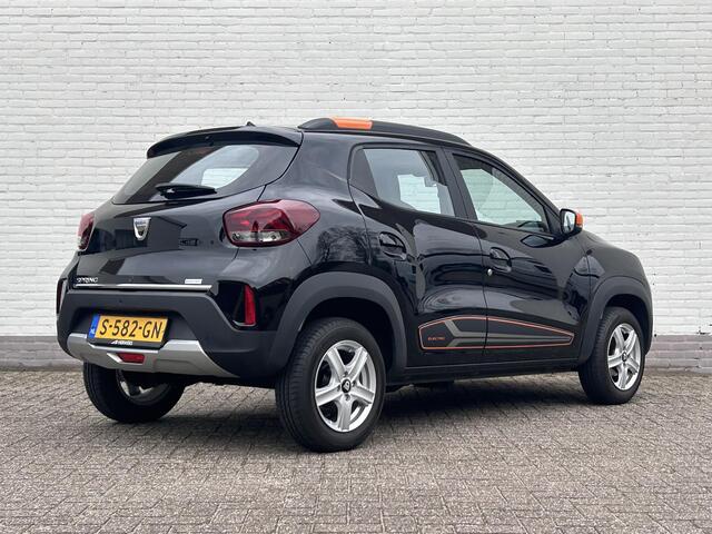 Dacia Spring Comfort Plus 27 kWh Automaat / Dealer onderhouden / Koopaccu / SoH 94 % / WLTP 230 km / Navigatie via Apple Carplay Android /