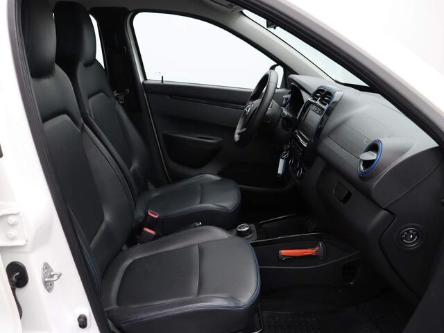 Dacia Spring Comfort 27 kWh | CCS Snellader | Achteruitrijcamera | Navigatie | Airco | Apple carplay | |
