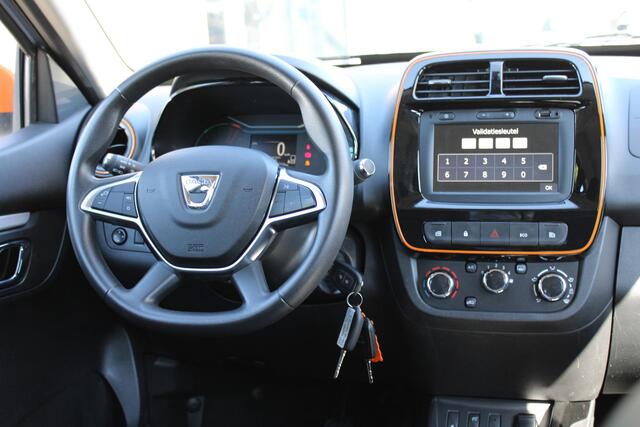Dacia Spring Expression 27 kWh Orange Pack l Volledige onderhoudshistorie l SOH gecontroleerd l ¤ 9,50 pm wegenbelasting!!