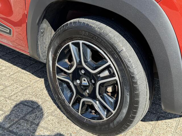 Dacia Spring Comfort Plus (Orange Pack) 27 kWh DC LADER / AIRCO / PARKEERSENSOREN + CAMERA / NAVIGATIE / BLEUTOOTH