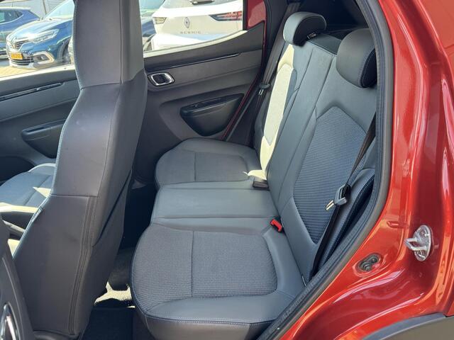 Dacia Spring Comfort Plus (Orange Pack) 27 kWh DC LADER / AIRCO / PARKEERSENSOREN + CAMERA / NAVIGATIE / BLEUTOOTH