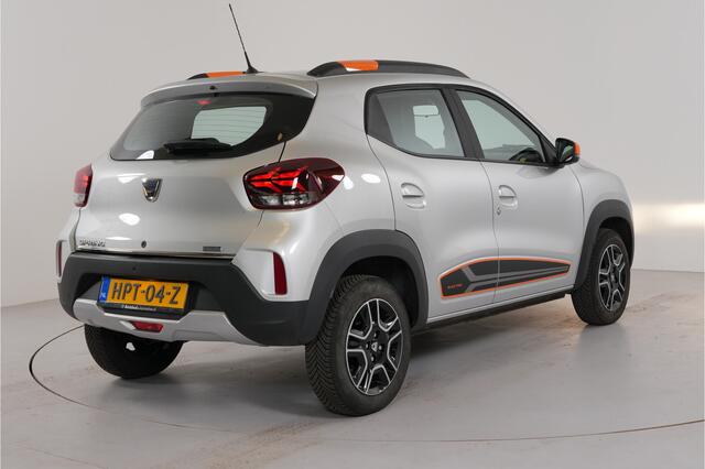 Dacia Spring Comfort Plus (Orange Pack) 27 kWh | Camera | Navigatie | Cruise | Airco | PDC | Bluetooth | Isofix |