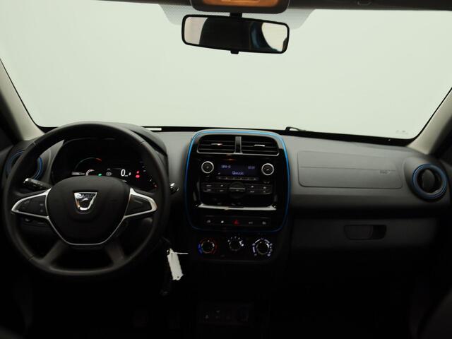 Dacia Spring Comfort 27 kWh | Airco | DC Lader met een maximaal vermogen van 30kW | Parkeersensoren achter met sonische weergave | Metaalkleur |
