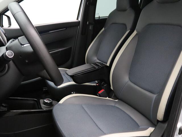 Dacia Spring 45pk Comfort Plus (Orange Pack) 27 kWh Automaat Airco | Camera | Navi | Parkeersens. achter