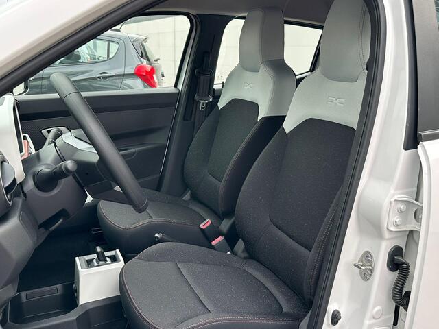Dacia Spring Expression 65 26.8 kWh | PDC | Airco | Cruise | DC Lader met een maximaal vermogen van 30kW | Van: ¤ 21.174,- nu rijklaar voor: ¤ 15.995,-