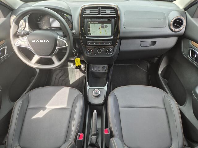 Dacia Spring Extreme 27 kWh Automaat / Apple Carplay Android Auto / Airco / Achteruitrijcamera / Cruise control / Parkeersensoren achter / Navigatie / Elektrische ramen voor / Lederen bekleding /