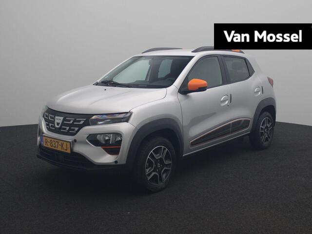 Dacia Spring Comfort Plus 27 kWh | DC Lader max 30 kW | Haaievin antenne | Airco | Navigatie | Sensoren v+a en achteruitrijcamera | extra getinte ruiten | Metaalkleur |