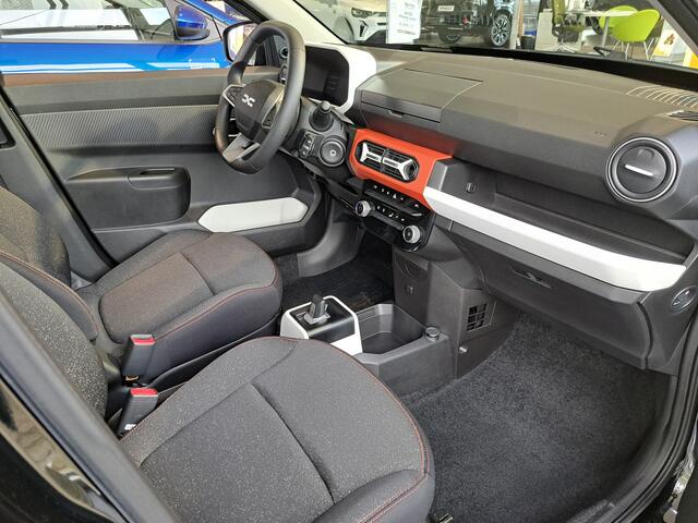 Dacia Spring Expression Black Edition 65 pk 26.8 kWh | Airco | Cruise | Media Control App | 30kW DC laden | PRIVATE LEASE VANAF ¤ 199,- !|