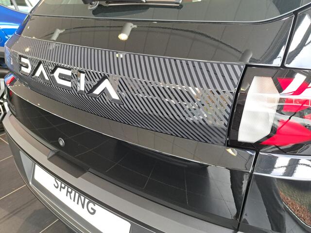 Dacia Spring Expression Black Edition 65 pk 26.8 kWh | Airco | Cruise | Media Control App | 30kW DC laden | PRIVATE LEASE VANAF ¤ 199,- !|