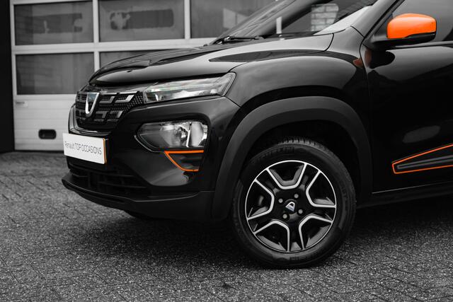 Dacia Spring Comfort Plus 27 kWh | navigatie | lederen bekleding | achteruitrijcamera | incl. Bovag rijklaarpakket met 12 maanden garantie |