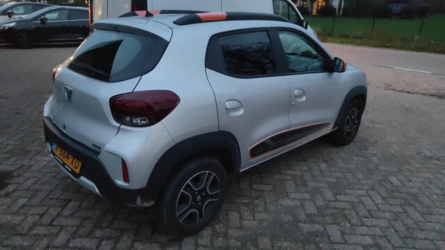 Dacia Spring Comfort 27 kWh Navigatie Camera