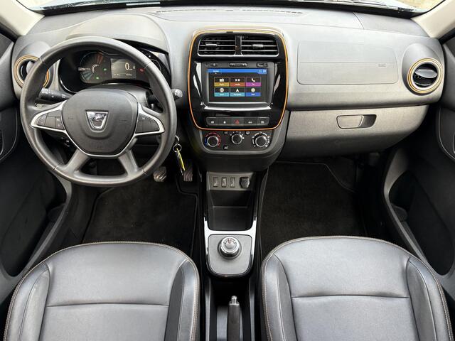 Dacia Spring Expression 27 kWh / SOH 91% / CCS Snelladen / Dealer Onderhouden / Navigatie / Leder / Apple Carplay & Android Auto / Achteruitrijcamera /
