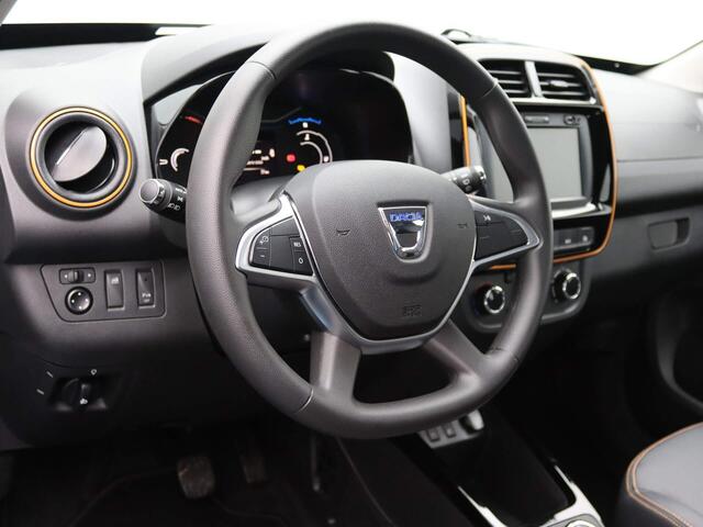 Dacia Spring Comfort Plus 27 kWh | Achteruitrijcamera | Lederen Bekleding | Apple Carplay & Android Auto | Navigatie |