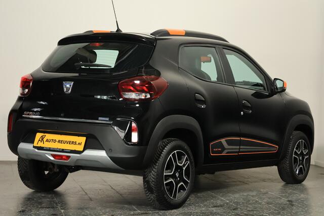 Dacia Spring Comfort Plus 27 kWh / Leder / CarPlay / Camera