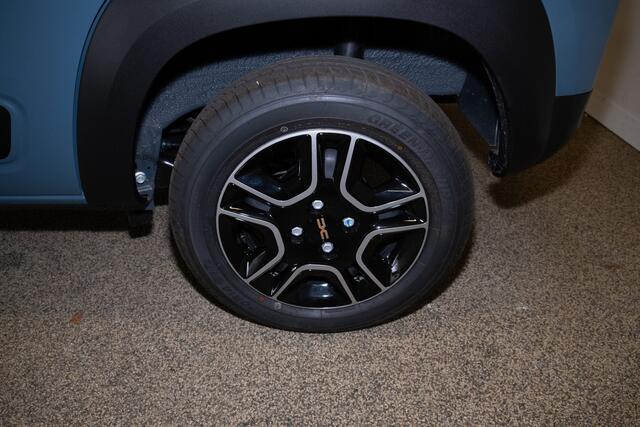 Dacia Spring Extreme 65 PK 27 kWh | Snellader 30 KW | camera achter | Apple car play | State Blue | NAVI |