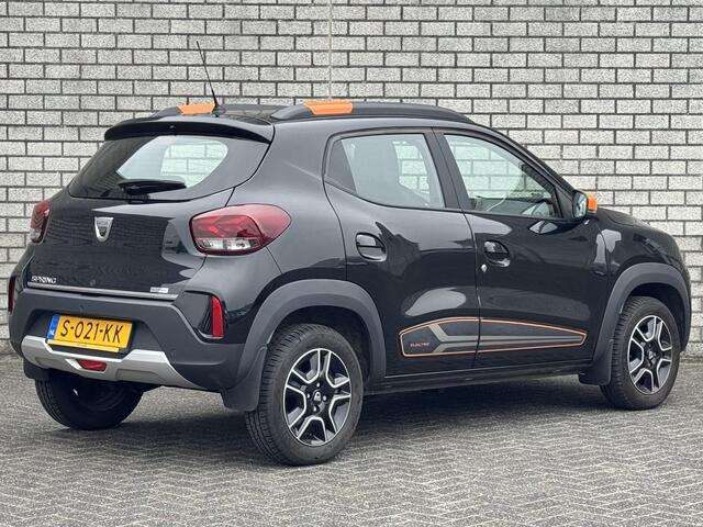 Dacia Spring Comfort Plus 27 kWh | Achteruitrijcamera | Navigatie | DAB+ | Apple CarPlay / Android Auto |