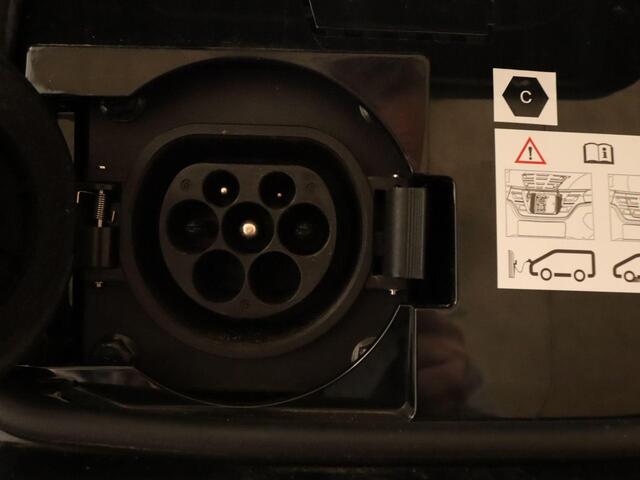 Dacia Spring Comfort Plus 27 kWh SOH 93% !!! - ORIGINEEL NEDERLANDSE AUTO - AFKOMSTIG VAN 1E EIGENAAR - NAVIGATIE - CAMERA - AIRCO - 2 LAADKABELS - RESERVEWIEL - PARKEERSENSOREN ACHTER - DAKRAILS - 4 X ELEKTRISCHE RAMEN - DUNLOP 4 SEIZOENENBANDEN