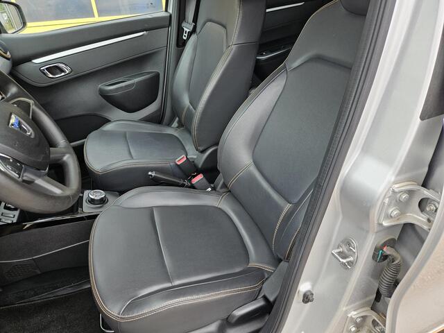 Dacia Spring Comfort Plus (Orange Pack) 27 kWh 1e Eigenaar | Elektrisch | Airco | LM-Velgen | Dakrail | El ramen V+A | Camera | Centrale vergrendeling | 13.091 KM!!