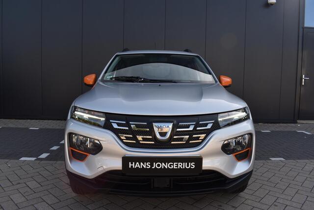 Dacia Spring Comfort Plus (Orange Pack) 27 kWh NAVIGATIE | CAMERA ACHTER | SNELLADER | SENSOREN ACHTER | BLUETOOTH | DEALER ONDERHOUDEN | AIRCO |