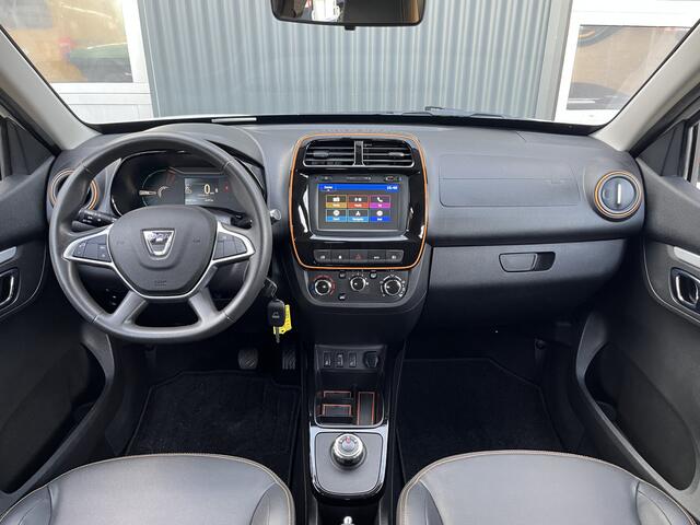 Dacia Spring Comfort Plus 27 kWh Airco Cruise controle Telefoonverbinding Navigatiesysteem Oplaadkabel Stuurwielbediening