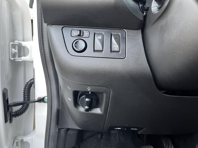 Dacia Spring Comfort Plus 27 kWh Airco Cruise controle Telefoonverbinding Navigatiesysteem Oplaadkabel Stuurwielbediening