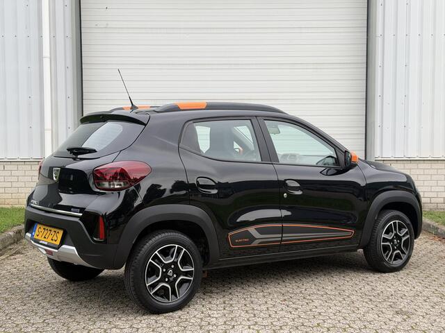 Dacia Spring Comfort Plus 27 kWh / Achteruitrijcamera / Dealer Onderhouden / Apple Carplay & Android Auto / 1e Eigenaar / Navigatie / Cruise Control / – foto 3