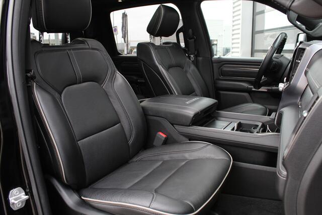 Dodge 1500 Ram 5.7 V8 4x4 Crew Cab Limited / Carplay / Panoramadak / N.A.P.