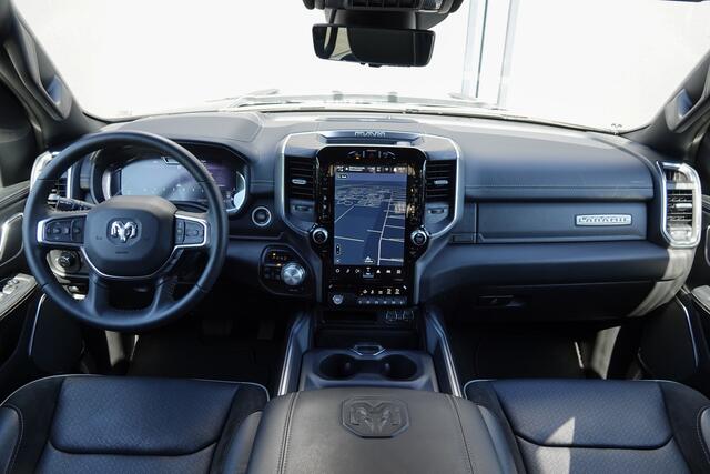 Dodge 1500 Ram 5.7 HEMI V8 401Pk 4x4 Crew Cab | Laramie | Night Pakket | Luchtvering | 360° Camera | Head-Up Display | Panoramadak | 22''