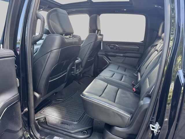 Dodge 1500 Ram 5.7 V8 4x4 Crew Cab Limited | Virtual spiegel | 22inch XD velgen / Mickey thompson set | 320L LPG | Trekhaak 13-polig| Geheel rijklaar incl. Garantie