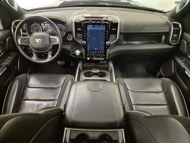 Dodge 1500 Ram 5.7 V8 4x4 Crew Cab Laramie Pano Full Navi SideSteps Trekhaak Luchtvering