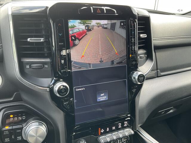 Dodge 1500 Ram 5.7 V8 4x4 Crew Cab Laramie Pano Full Navi SideSteps Trekhaak Luchtvering