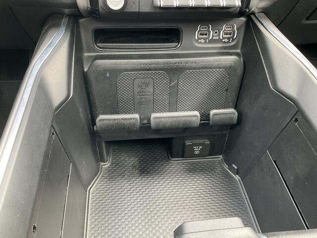 Dodge 1500 Ram 5.7 V8 4x4 Crew Cab Laramie Pano Full Navi SideSteps Trekhaak Luchtvering