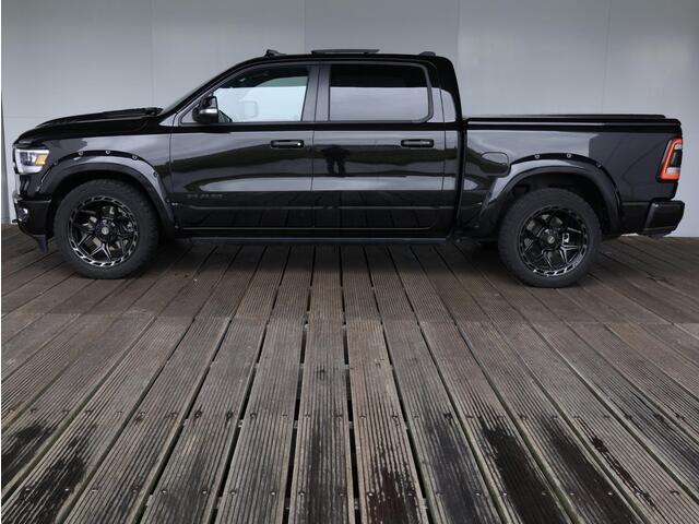 Dodge 1500 Ram 5.7 V8 4x4 Crew Cab Laramie | Luchtvering | Stoel/stuurverwarming | Fenders |