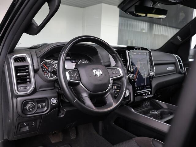 Dodge 1500 Ram 5.7 V8 4x4 Crew Cab Laramie | Luchtvering | Stoel/stuurverwarming | Fenders |