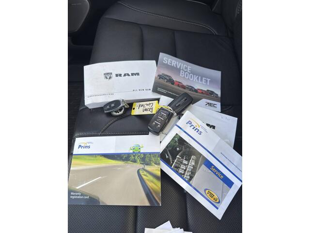 Dodge 1500 Ram Limited night 5.7 crew cab