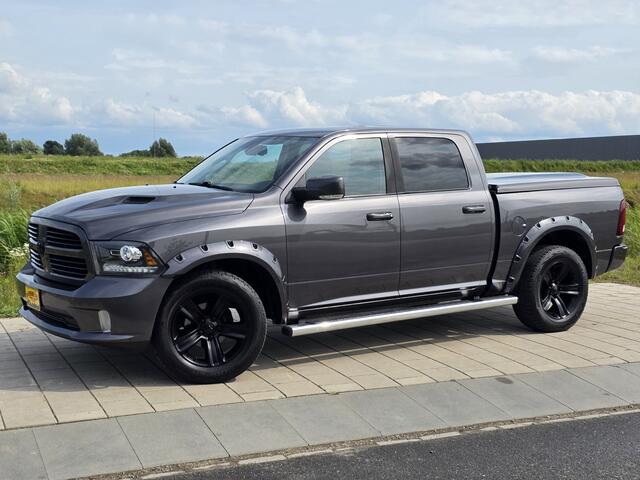 Dodge 1500 SPORT 4X4 CREW CAB. 5,7LTR V8 AUT. BLACK EDITION LAGE CATALOGUS WAARDE