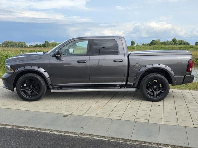 Dodge 1500 SPORT 4X4 CREW CAB. 5,7LTR V8 AUT. BLACK EDITION LAGE CATALOGUS WAARDE