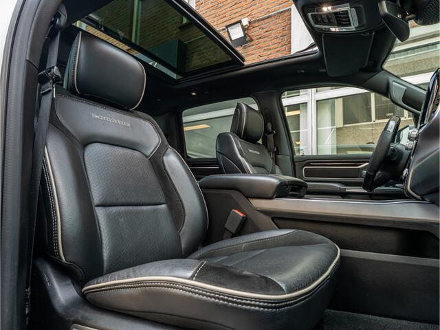 Dodge 1500 RAM 5.7 V8 4X4 LARAMIE PANO HARMAN KARDON 360 CAMERA TREEPLANK BOMVOL!! IN NIEUWSTAAT