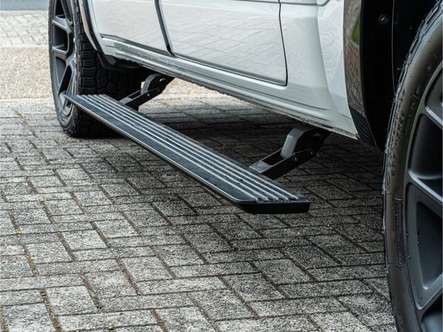 Dodge 1500 RAM 5.7 V8 4X4 LARAMIE PANO HARMAN KARDON 360 CAMERA TREEPLANK BOMVOL!! IN NIEUWSTAAT