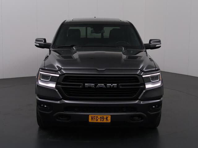 Dodge 1500 Ram 5.7 V8 4x4 CREW CAB | LARAMIE | LUCHTVERING | LPG | PANORAMADAK | CAMERA | NAVIGATIE | STOEL VERWARMING/VENTILATIE | SIDE STEPS | BEDCOVER | 20" LICHTMETALEN WIELEN