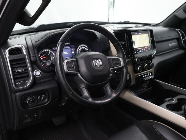 Dodge 1500 Ram 5.7 V8 4x4 CREW CAB | LARAMIE | LUCHTVERING | LPG | PANORAMADAK | CAMERA | NAVIGATIE | STOEL VERWARMING/VENTILATIE | SIDE STEPS | BEDCOVER | 20" LICHTMETALEN WIELEN