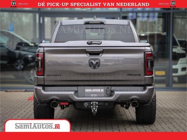 Dodge 1500 Ram Laramie Night 5,7 V8 402PK | Krachtige Hemi | Zeer Rijk Uitgevoerd | Comfortabele Dubbele Cabine met Royale 5 Zitplaatsen | BPM vrij | Nu Leverbaar uit Voorraad | Voorraad Nr 2371 - 2297