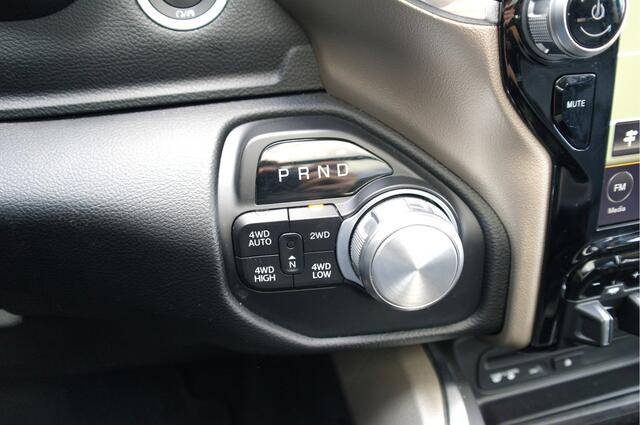 Dodge 1500 Ram 5.7 V8 4x4 Crew Cab Laramie | BPM VRIJ | 12'' Navi | Adaptive | Schuifdak | FULL OPTION | NL-Auto
