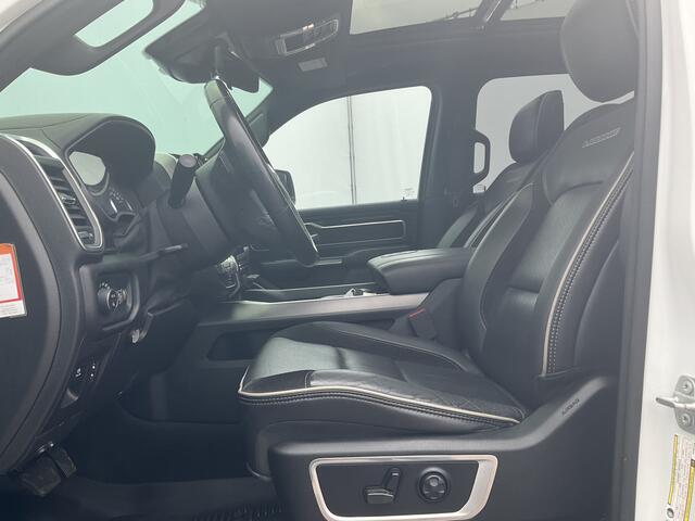 Dodge 1500 Ram 5.7 V8 4x4 Crew Cab Laramie Pano Trekhaak Leder Harman/Kardon Limited Night-Package!