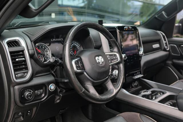 Dodge 1500 Ram 5.7 V8 401pk 4x4 Crew Cab Laramie Night edition Panoramadak Bomvol! Stoelventilatie Trekhaak