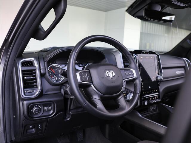 Dodge 1500 Ram 5.7 V8 4x4 Crew Cab Laramie | Luchtvering | Pano-Dak | Harman/Kardon |
